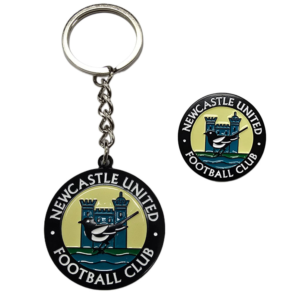 Newcastle United FC Retro 76-83 Crest Keyring & Badge Set