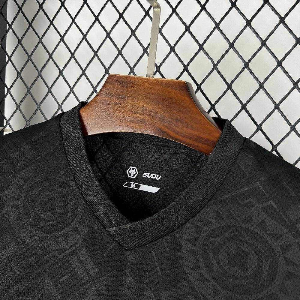 2025/26 Wolverhampton Wanderers Goalkeeper Black Jersey