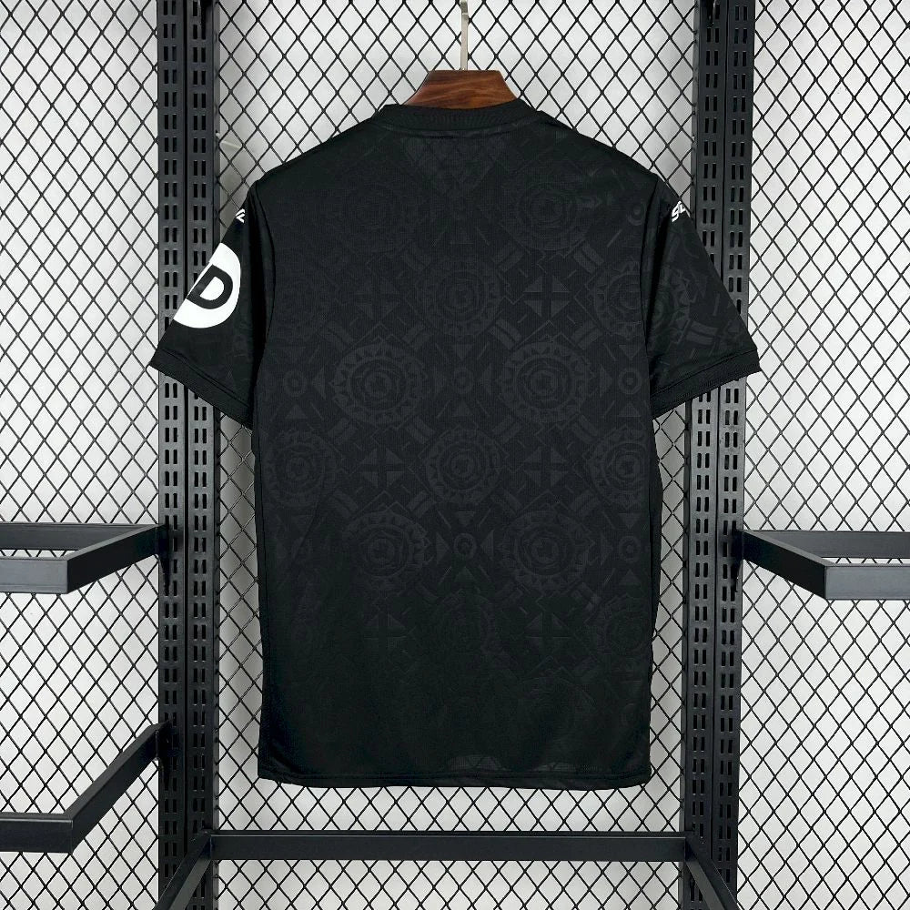 2025/26 Wolverhampton Wanderers Goalkeeper Black Jersey